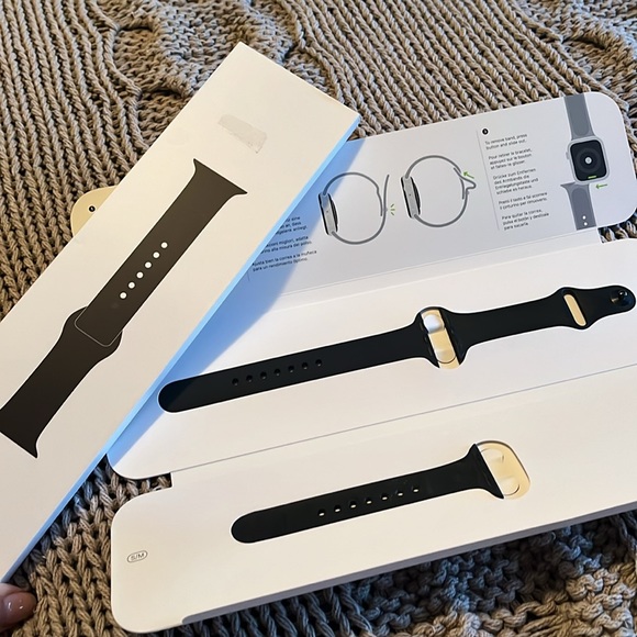 Apple Watch Black Sports Band 40mm - Picture 2 of 5